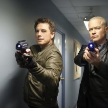 Legends of Tomorrow: John Barrowman e Neal McDonough in Raiders of the Lost Art