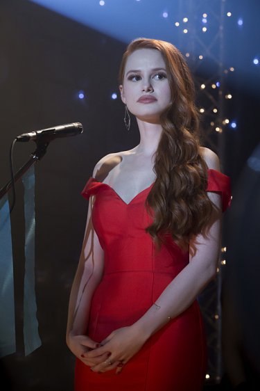 Riverdale: l'attrice Madelaine Petsch in The River's Edge