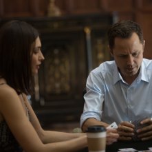 Sneaky Pete: Libe Barer e Giovanni Ribisi in una foto della serie