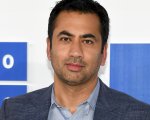 Kal Penn raccoglie fondi per i rifugiati in reazione a chi lo accusa di non essere americano