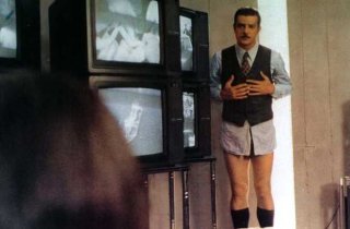 Giancarlo Giannini in una scena di Buone notizie