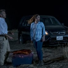 Santa Clarita Diet: Timothy Olyphant e Drew Barrymore alle prese con un carico di 'cibo'