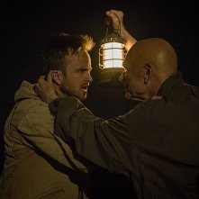 The Path: una foto degli attori Aaron Paul e Keir Dullea