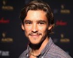 Brenton Thwaites tra i protagonisti del thriller Ghosts of War