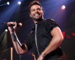 Ricky Martin: 'Chiedereste a Brad Pitt se ha paura che gli vengano offerti solo ruoli da etero?'