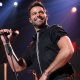 Ricky Martin: 'Chiedereste a Brad Pitt se ha paura che gli vengano offerti solo ruoli da etero?'