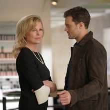 Cinquanta sfumature di nero: Kim Basinger e Jamie Dornan in una foto del film