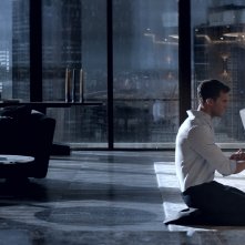 Cinquanta sfumature di nero: Jamie Dornan e Dakota Johnson in una foto del film