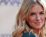 Sienna Miller sarà The Burning Woman