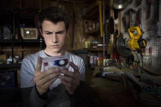 13 Reasons Why: Dylan Minnette in una foto della serie