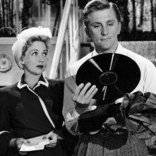 Lettera a tre mogli: Kirk Douglas in una scena del film