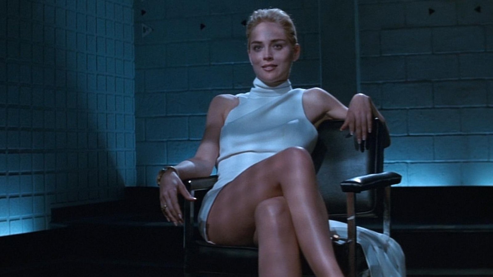 Sharon Stone nella scena più celebre di Basic Instinct