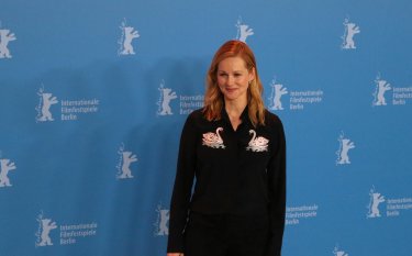 Berlino 2017: Laura Linney al photocall di The Dinner