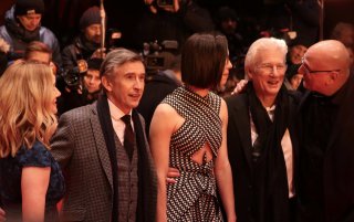 Berlino 2017: Richard Gere, Rebecca Hall, Laura Linney, Steve Coogan e Oren Moverman sul red carpet di The Dinner