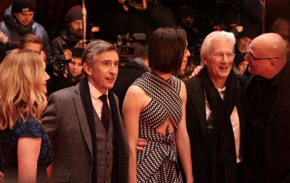 Berlino 2017: Richard Gere, Rebecca Hall, Laura Linney, Steve Coogan e Oren Moverman sul red carpet di The Dinner