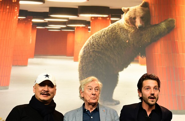Paul Verhoeven e Diego Luna alla conferenza della giuria di Berlino 2017