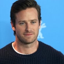 Berlino 2017: un primo piano di Armie Hammer al photocall di Final Portrait