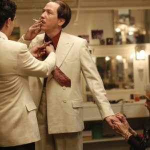 Django: Reda Kateb in una scena del film