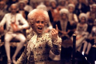 Amadeus: Tom Hulce in una scena del film