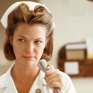 Qualcuno volò sul nido del cuculo: Louise Fletcher in una scena del film