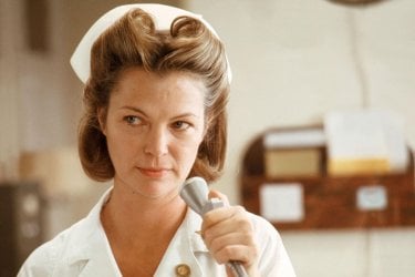 Qualcuno volò sul nido del cuculo: Louise Fletcher in una scena del film