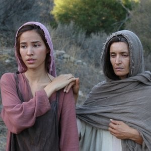 Piena di grazia: Kelsey Asbille e Bahia Haifi in una scena del film