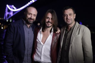 Rosso Istanbul: Halit Ergenç, Nejat Isler e Mehmet Günsür in un'immagine promozionale del film