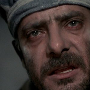 Pasqualino Settebellezze: un primo piano di Giancarlo Giannini