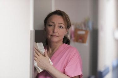 Midwife: Catherine Frot in una scena