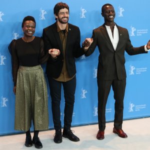 Berlino 2017: Julio Machado, Isabél Zuaa e Welket Bungué al photocall di Joaquim
