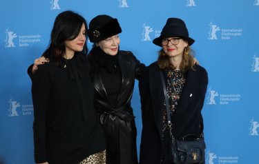 Berlino 2017: Milena Canonero e le sue collaboratrici al photocall