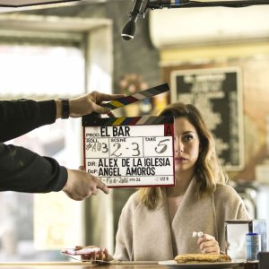 The Bar: Blanca Suarez prima di un ciak