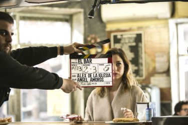 The Bar: Blanca Suarez prima di un ciak