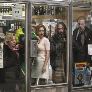 The Bar: una scena corale del film