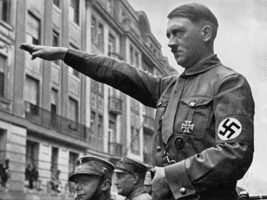 Adolf Hitler durante un evento pubblico