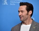 Hugh Jackman protagonista di The Death of Robin Hood, le prime immagini della rilettura dark firmata A24