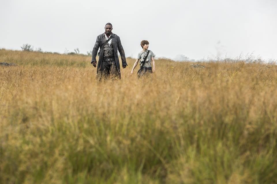 The Dark Tower: un'immagine di Idris Elba e Tom Taylor