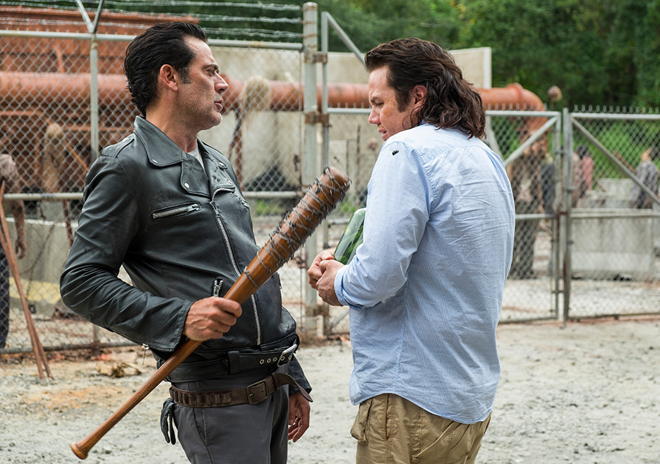 The Walking Dead: gli attori Jeffrey Dean Morgan e Josh McDermitt in Hostiles and Calamities