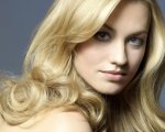 The Predator: Yvonne Strahovski entra nel cast del film di Shane Black