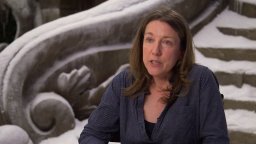 Beauty and the Beast - Featurette 'Dresses'