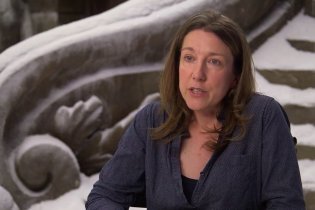 Beauty and the Beast - Featurette 'Dresses'