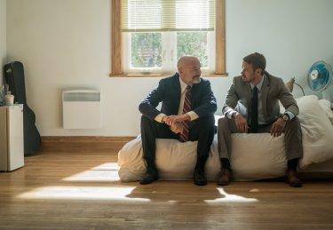 Patriot: Terry O’Quinn e Michael Dorman in una scena della serie Amazon