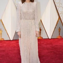 Oscar 2017: Isabelle Huppert sul red carpet