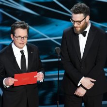 Michael J. Fox e Seth Rogen sul palco degli Oscar 2017