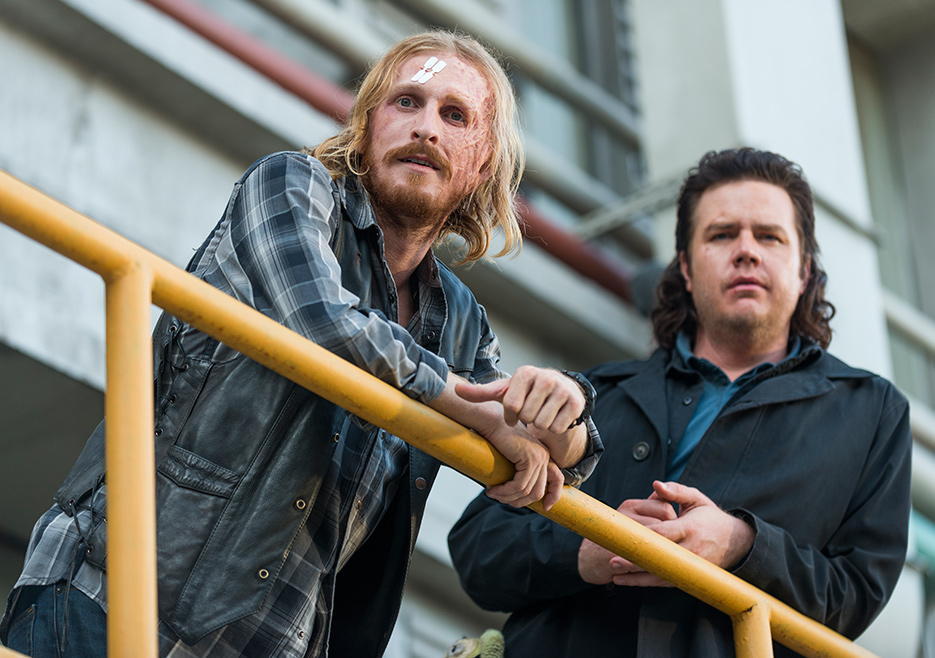 The Walking Dead: Austin Amelio e Josh McDermitt in Hostiles and Calamities