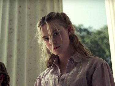 The Beguiled: Elle Fanning in una scena del film