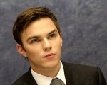 Nicholas Hoult affiancherà Emma Stone in The Favourite