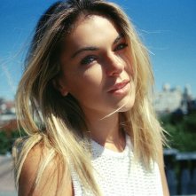 Una foto dell'attrice Serinda Swan