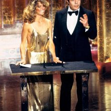 Farrah Fawcett e Marcello Mastroianni alla cerimonia degli Oscar