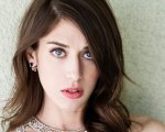 Lizzy Caplan combatterà contro gli alieni in Extinction